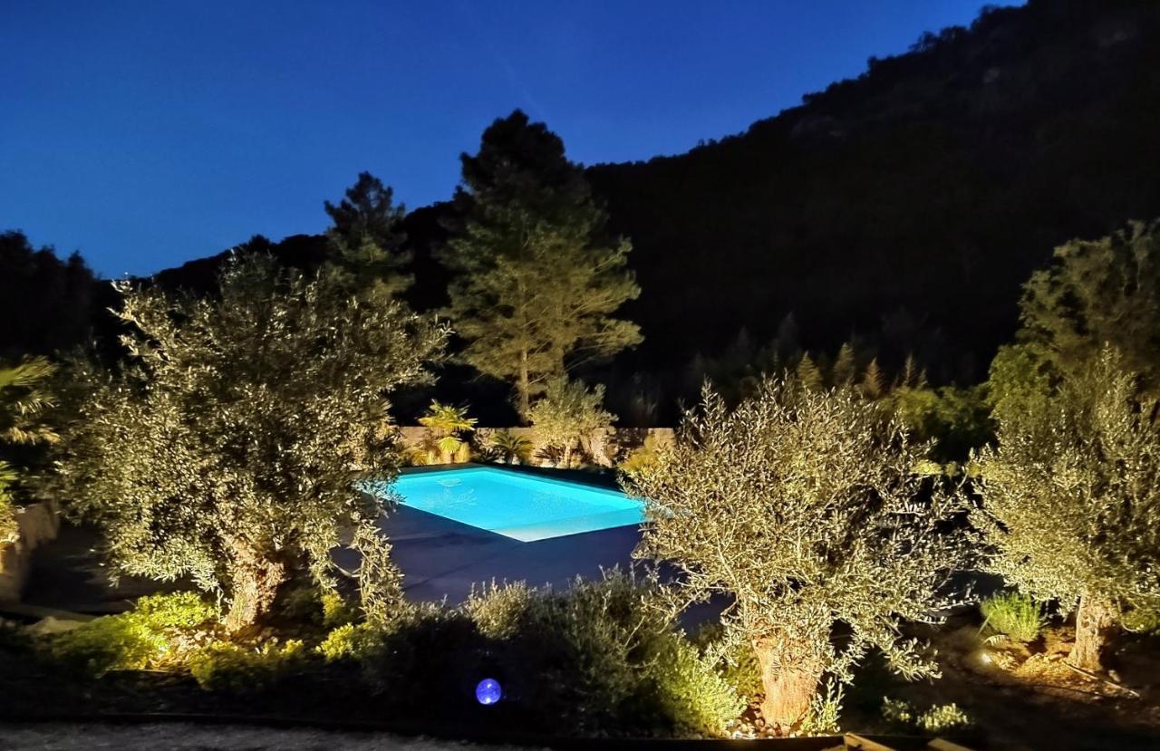 Villa Les Trois J กรีโมด์ ภายนอก รูปภาพ