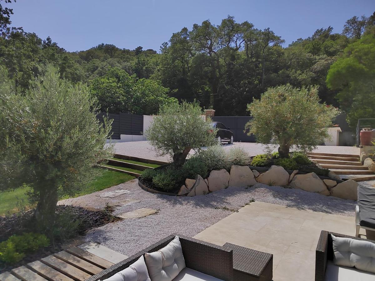 Villa Les Trois J กรีโมด์ ภายนอก รูปภาพ