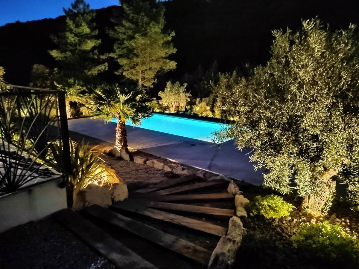 Villa Les Trois J กรีโมด์ ภายนอก รูปภาพ